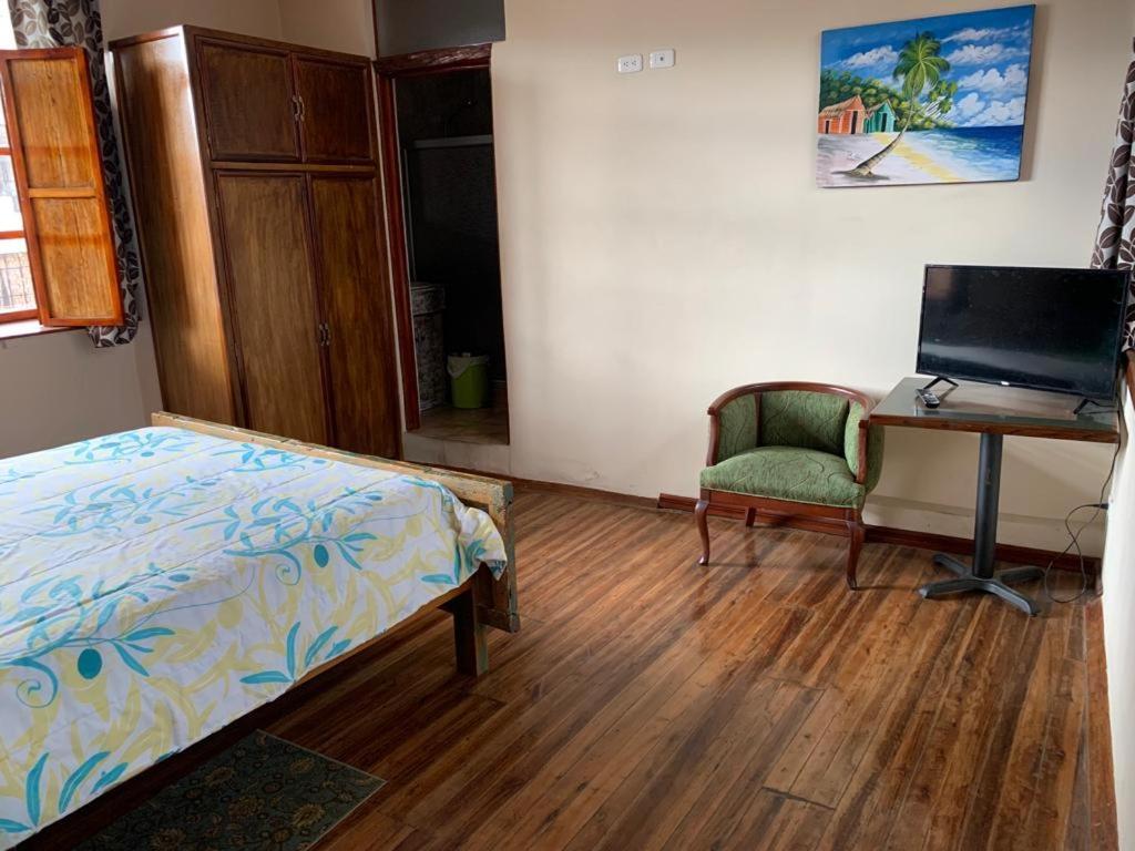 Hostel Santa Canela Cuenca Dış mekan fotoğraf